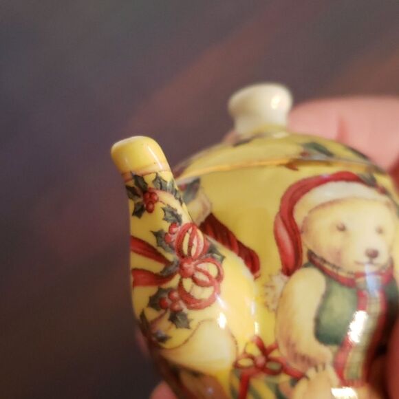 Miniature Teddy Bear Christmas Porcelain Teapot - Picture 5 of 5